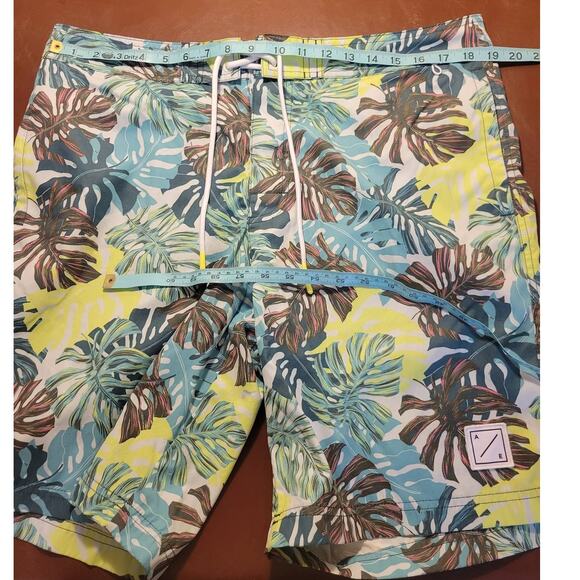 NWT American Eagle Multicolor Tropical Print Board Shorts Men's Size Large - Picture 4 of 15